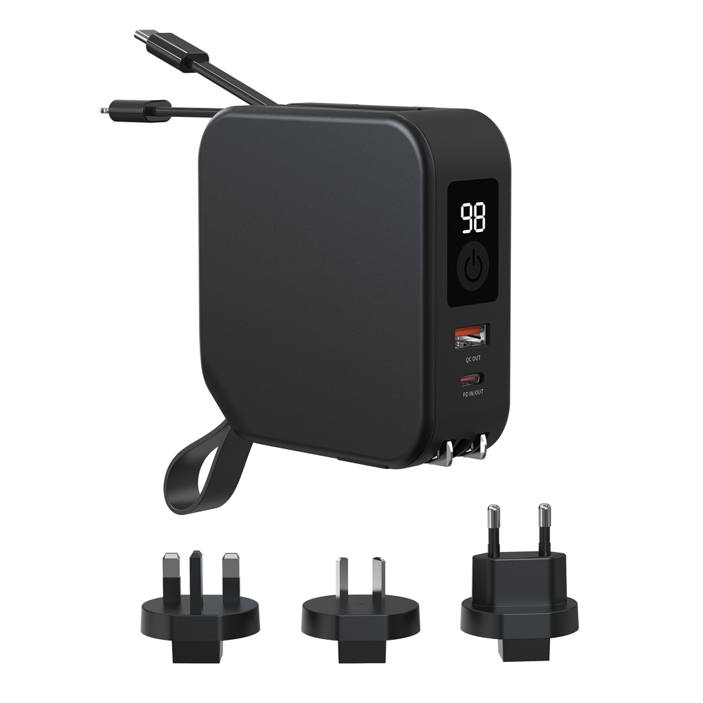 Urban Vitamin Saratoga 5-in-1 universal Charger